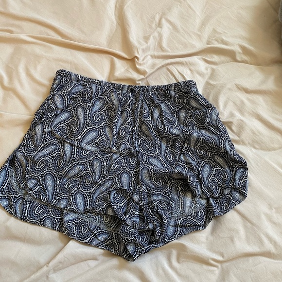 Brandy Melville Printed Paisley Shorts - Picture 1 of 4